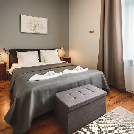 Aparthotel Bearsleys Downtown 4*